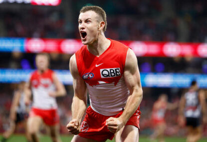 Collingwood Magpies vs Sydney Swans: AFL live scores