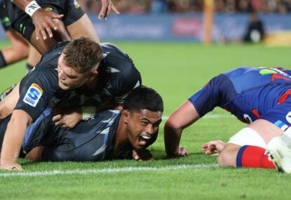 Chiefs survive fast-finishing Blues to pick up one-point win in Hamilton thriller