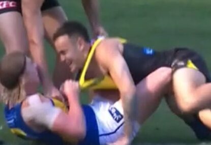 WATCH: Tiger gets stuck right into Harley Reid after catching him HTB